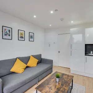 Relax In A Modern By The City Centre & Bute Park Apartment